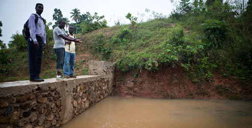Flood wall in Lamine village