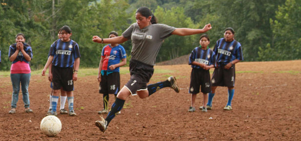 Women footballers in Honduras