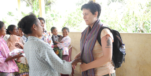 Silivia says farewell to self help groups in Oe-cusse, Timor-Leste