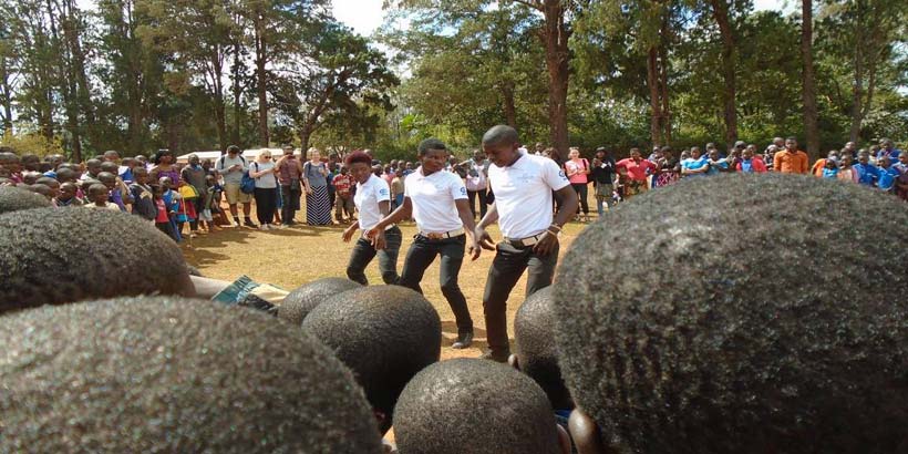 The peer education and HTC session we observed during our first week of placement - in this picture Tovwirane dancers are entertaining youths at a local primary school whilst conducting a session.