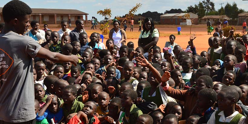 Gomez presenting to the primary school children