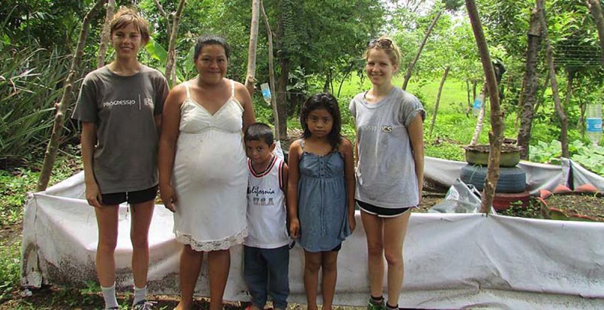 Volunteers with a family in Nicaragua