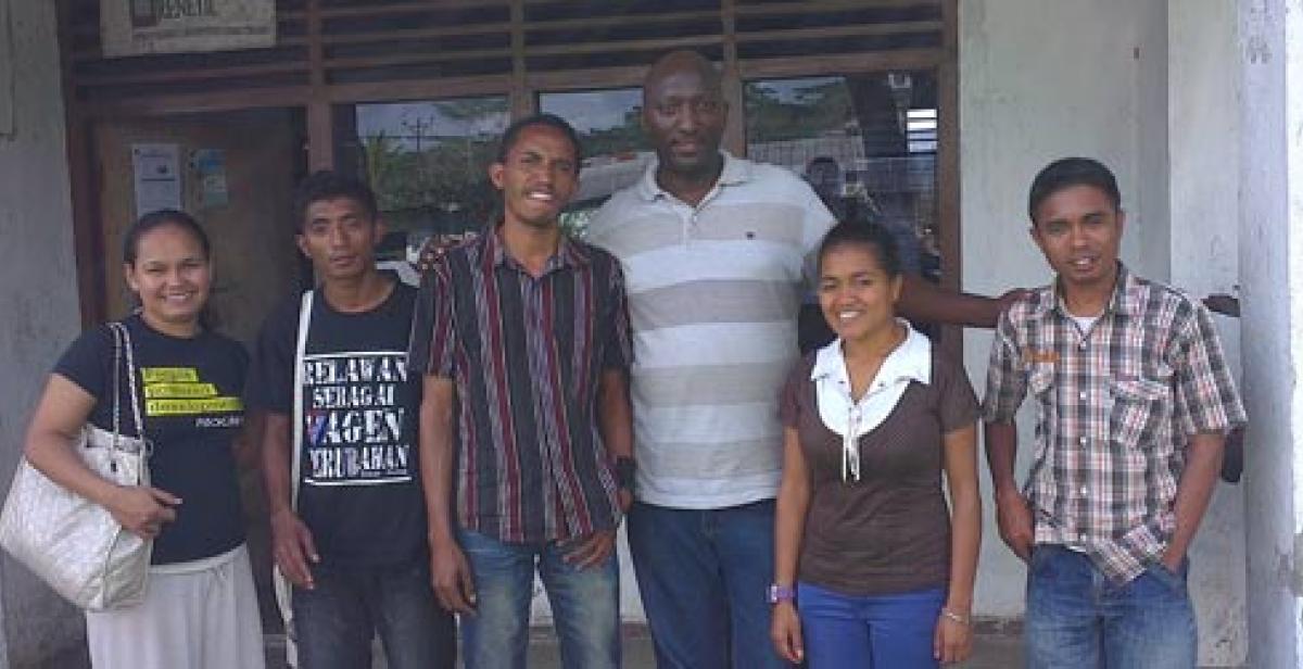 David Muganga (centre, fourth from the left) with FONGTIL youth members