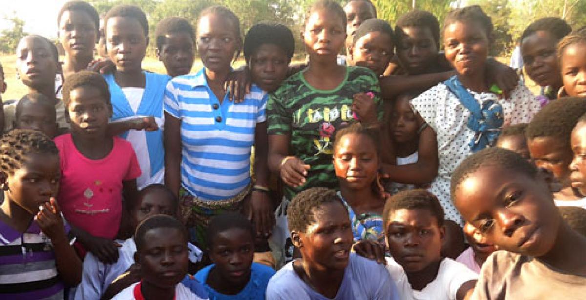 Group of women and children in Malawi