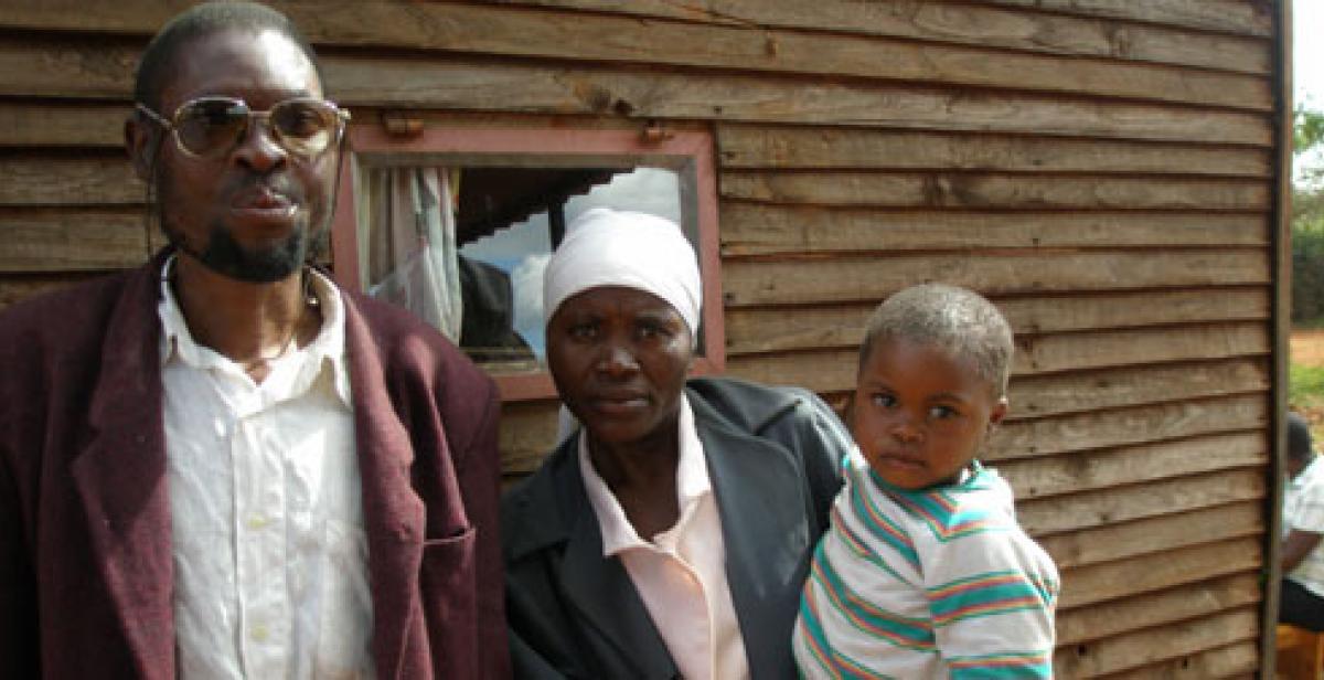 Abisaih, Simiso and More Blessing, Zimbabwe (© James Matarazzo/Progressio)