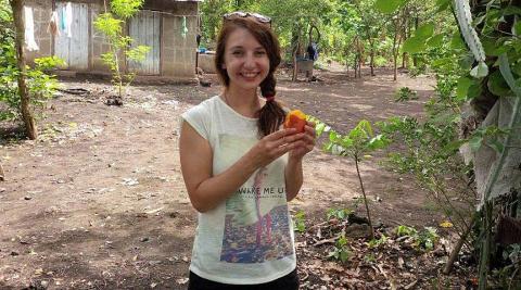 Me eating a mango the Nica way. Bite into the skin, unpeel like an orange and just start eating as if it’s an apple! It’s messy at first, but after a while you get the hang of it, and well, you know how the saying goes…it soon becomes “Chiche!”