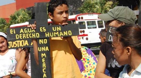 Young people on a climate justice demonstration in El Salvador