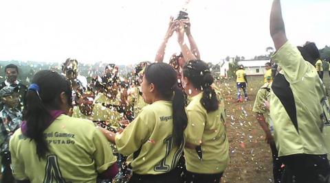 A women's football team in Belén, Honduras