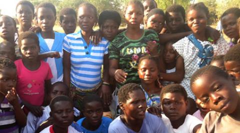 Group of women and children in Malawi