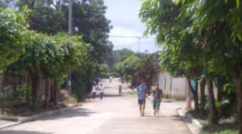 Volunteers walking in Santa Catarina Masahuat