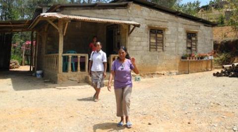 Women in Estada village, Timor-Leste