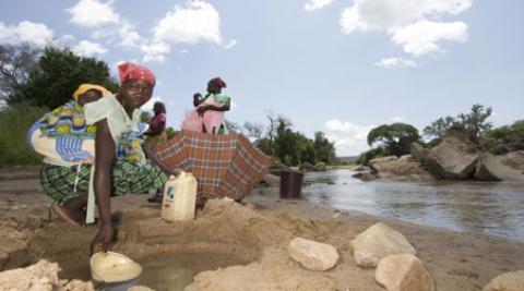 Women at Lubu bridge in Zimbabwe